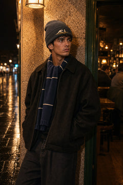Gorro Fisterra CF dark grey en look urbano de invierno