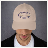 Gorra Fisterra CF Arena - lifestyle producto puesto en outfit urbano premium