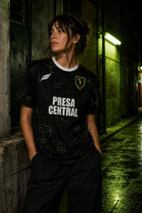 Camiseta U.D. Eléctrica 1997 - editorial con la camiseta puesta